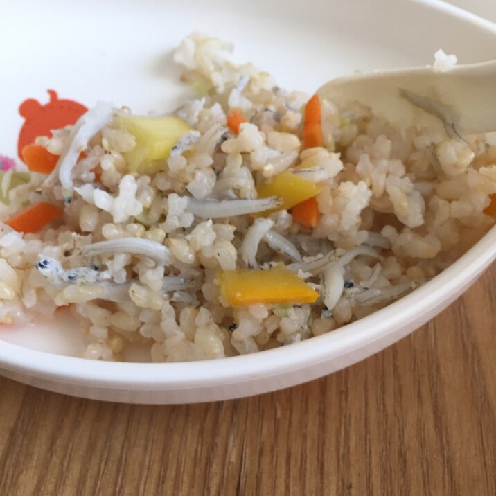 幼児食に カラフル彩りシラスご飯 レシピ 作り方 By へんてこへんてこママ 楽天レシピ 幼児食に カラフル彩りシラスご飯 レシピ 作り方 By へんてこへんてこママ 楽天レシピ